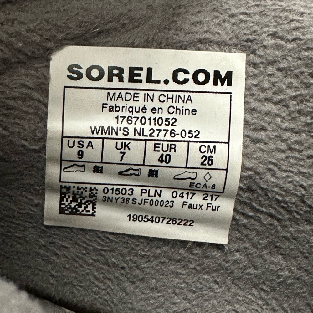 Sorel Whitney Short Lace Winter Boots in Gray and Magenta laces - Picture 8 of 8